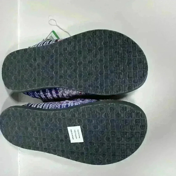NWT!!! Unisex Sanuk Slippers Blue Red Size 2 Kids! - Picture 9 of 10